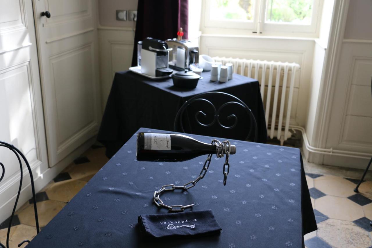 Chambres Et Table L' Echappee Bouvesse-Quirieu Eksteriør billede